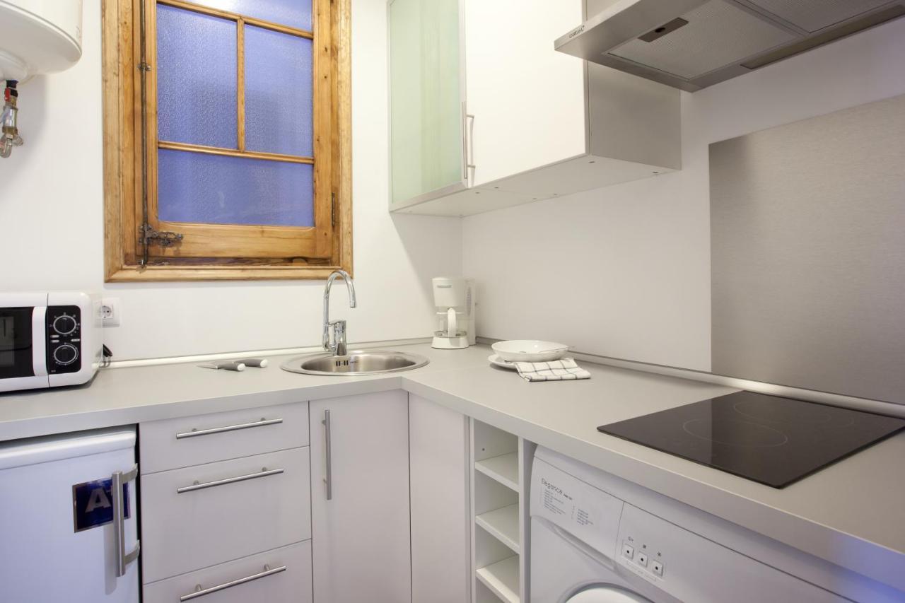 Modern 2-bedroom Near Sagrada Familia Appartamento *