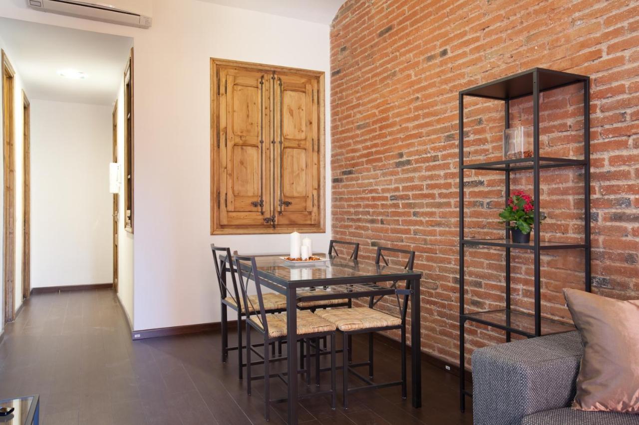 Appartamento Modern 2-bedroom Near Sagrada Familia Barcellona